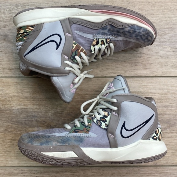 Nike | Kyrie Leopard Camo‎ | Sneakers - Picture 3 of 16